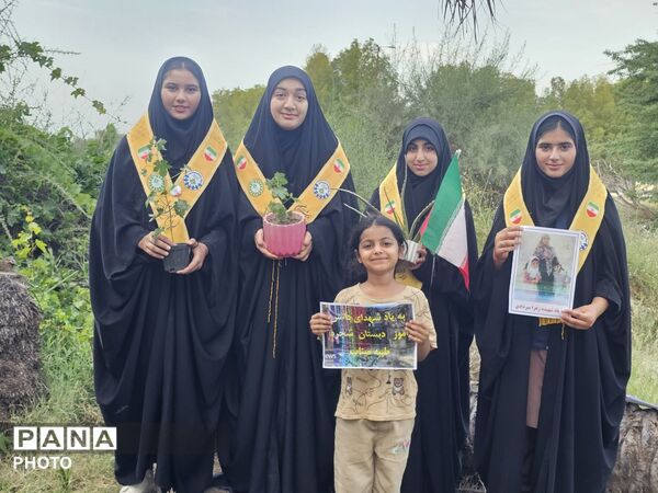 کاشت نهال به یاد دانش‌آموزان شهید مدرسه شجره طیبه میناب در سندرک