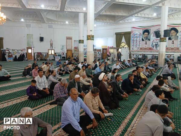 حضور مدیر آموزش و پرورش مه‌ولات در تریبون نماز جمعه