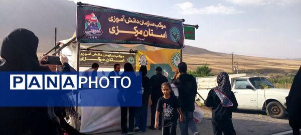 موکب «عشاق الحسین(ع)» در مسیر پیاده‌روی جاماندگان اربعین شازند 