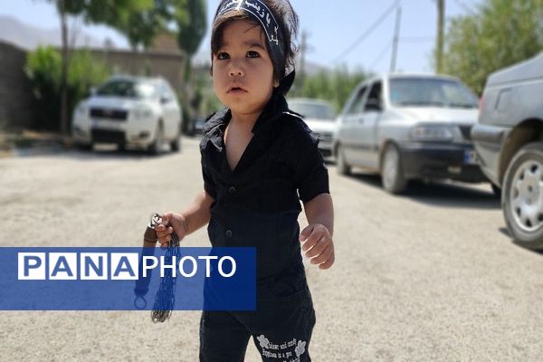 آئین با شکوه عزاداری آقا اباعبدالله الحسین (ع)در روز عاشوراحسینی