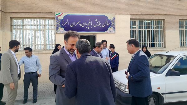  تجلیل از روز جهانی اوتیسم در مدرسه استثنایی باغچه‌بان کرج