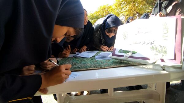 انتخابات شورای دانش آموزی در دبیرستان کوثر فرهنگیان 