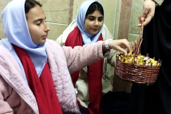 مراسم چهارشنبه‌ امام‌ رضایی در بهارستا‌ن دو