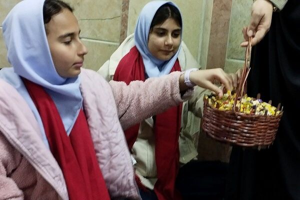 مراسم چهارشنبه‌ امام‌ رضایی در بهارستا‌ن دو