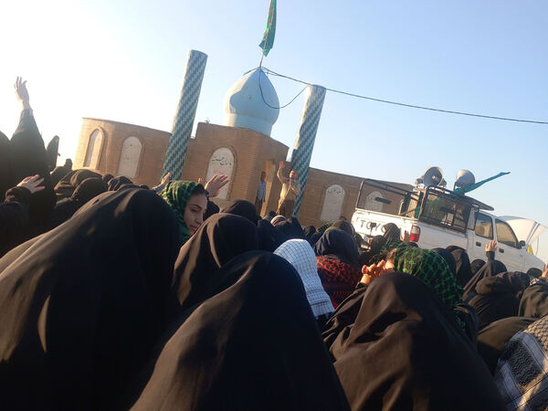 اعزام آخرین گروه از دختران دانش‌آموز ناحیه یک قم به اردوی راهیان نور