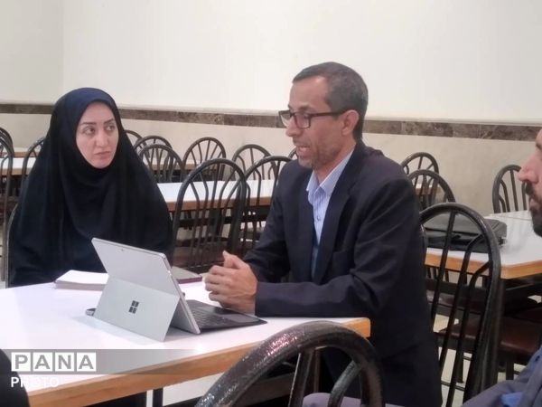 اولین نشست از سلسه جلسات آموزشی و توجهی ره نما