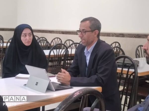 اولین نشست از سلسه جلسات آموزشی و توجهی ره نما