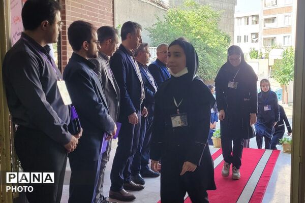 درخشش استعدادهای علمی مرحله استانی دوازدهمین جشنواره نوجوان خوارزمی در بهارستان‌دو