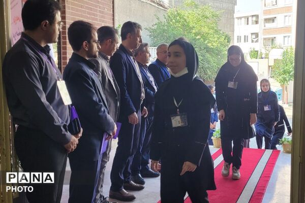 درخشش استعدادهای علمی مرحله استانی دوازدهمین جشنواره نوجوان خوارزمی در بهارستان‌دو