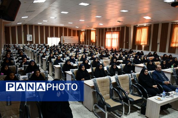 کارگاه هوش مصنوعی ویژه دانش‌آموزان دختر مقطع متوسطه اول شهرستان مه‌ولات