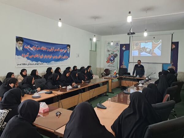 کلاس آموزش خبرنگاری برای دانش‌آموز خبرنگاران شهرستان نیر