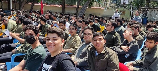 زمین چمن فرصتی برای سلامت دانش‌آموزان