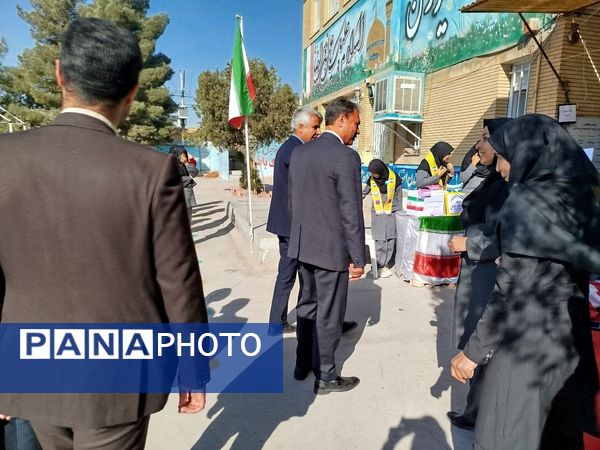 انتخابات شورای دانش آموزی در دبیرستان دخترانه امید 