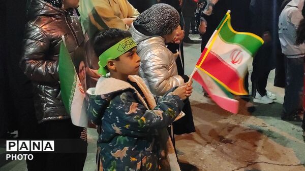 معمولان در شب چهل و چهارم، چراغ انقلاب را روشن کردند