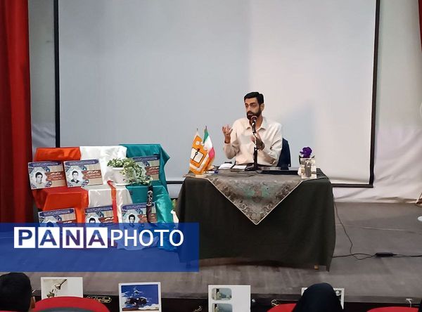 آغاز دوره «یاوران ولایت ۱۴۰۴» روز دوم در فرهنگسرای ولاء شهرری