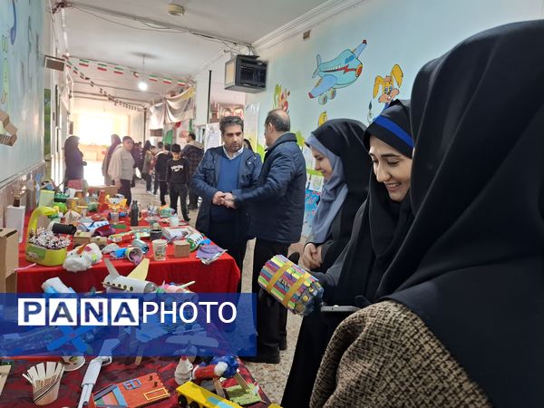 نمایشگاه دست سازه‌های دانش‌آموزان در دبستان هیأت امنایی ملاصدرا 