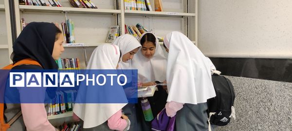 بازدید دانش آموزان دبستان محجبه از کتابخانه اندیشه شیروان