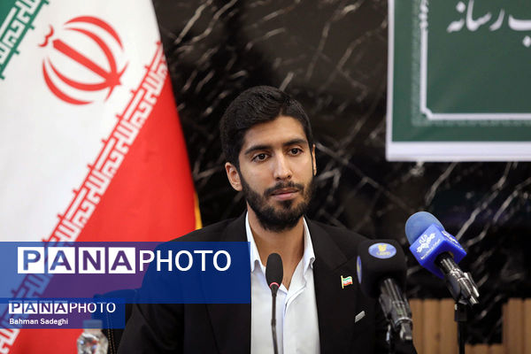 نشست خبری رئیس باشگاه دانش پژوهان جوان