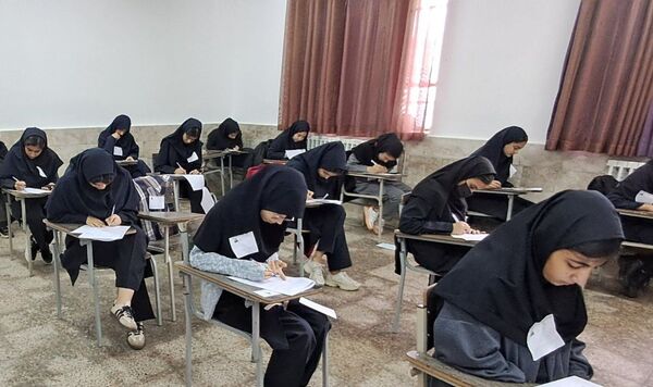 اولین مرحله آزمون های پایش هماهنگ استانی در دبیرستان دخترانه فاطمیه 