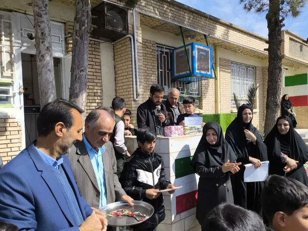 برگزاری مراسم تقدیر واهدای جایزه به دانش آموزان دبستان شهید پسندیده فدافن
