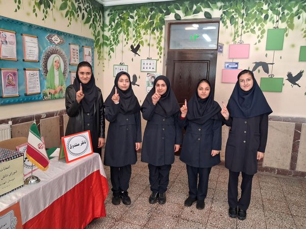 میزبانی پیشتازان مدرسه شهید مدرس در انتخابات شورای دانش‌آموزی