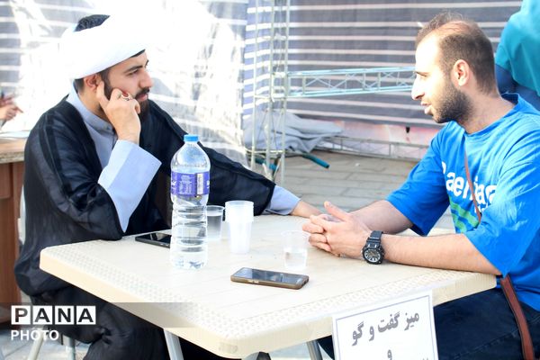 فعالیت جهادی طلاب در موکب‌های خدمت‌رسانی