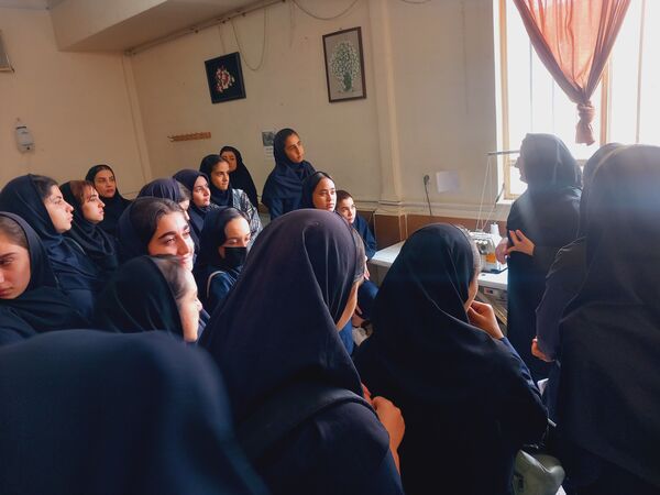 مدارس شیراز در هفته مشاغل