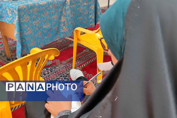 برگزاری جلسه آموزش خانواده در دبیرستان شاهد شهید قاسم سلیمانی