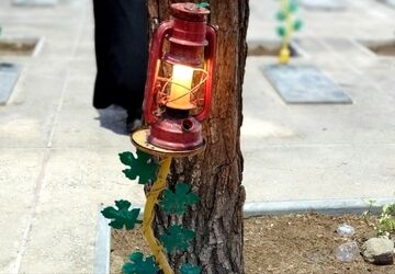 وقتی اشک‌ها با مزارِ شهدا ملاقات می‌کنند