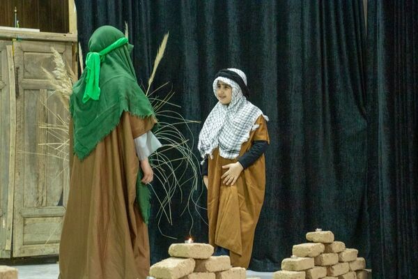 مراسم عزاداری شهادت حضرت فاطمه(س) و اجرای نمایش تشییع پیکر مادر در محلات