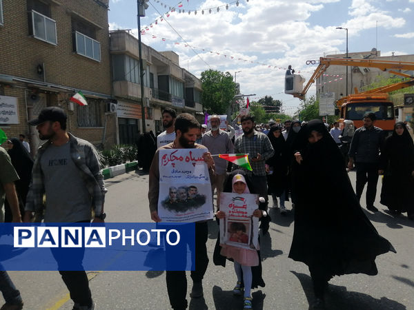 راهپیمایی نمازگزاران جمعه قم در حمایت از عملیات وعده صادق و طرح نور