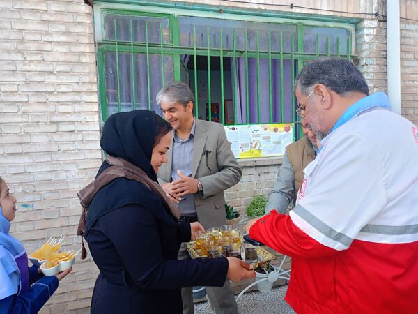  افتتاحیه پارک سلامت و آغاز به کار سفیران محیط یار  دبستان بنت الهدی صدر