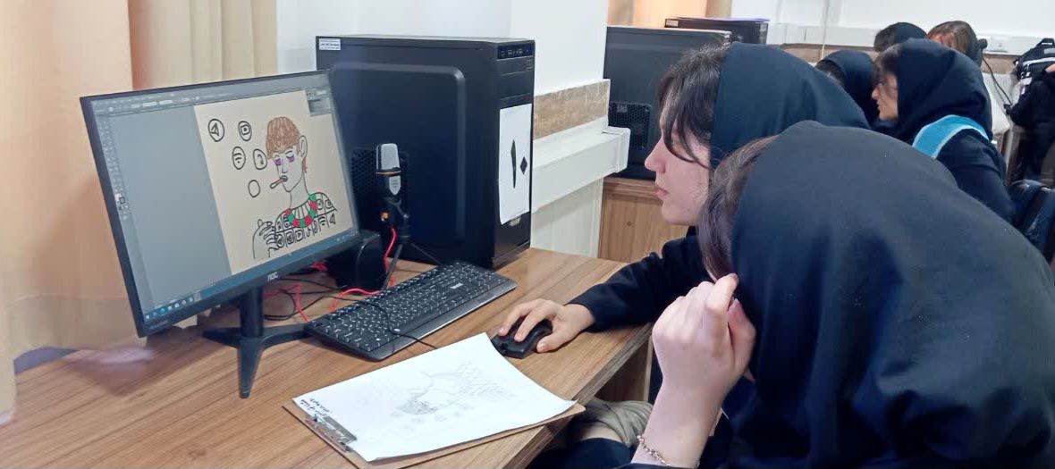 کارگاه آموزشی دانش‌آموزان سایبری در هنرستان سوره زنجان