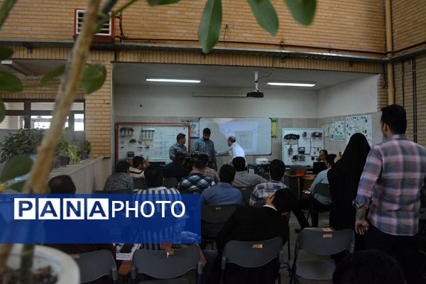 برگزاری کارگاه آموزشی آشنایی با سیستم موتور و سیستم سوخت‌رسانی خودرو در بهارستان 2