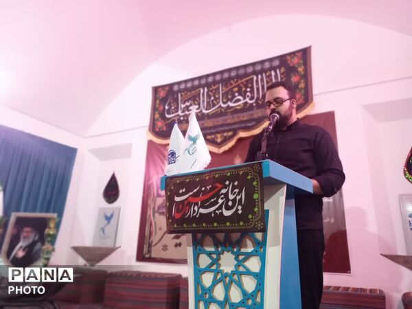 ویژه برنامه تکیه هنر در خانه شعر و ادب شهرداری یزد 