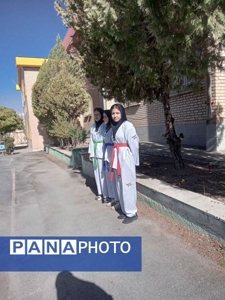 برگزاری المپیاد ورزشی در دبیرستان سرهنگ غفوری شهرستان تفرش