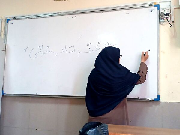 پرواز اندیشه‌ها در دبیرستان میرزا جعفر سروقد