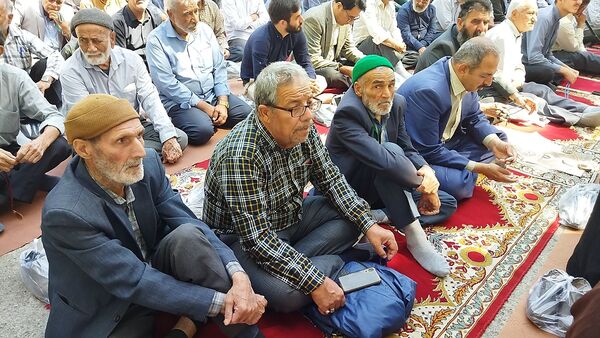 نماز جمعه در جوار شهدای بهشت فضل نیشابور 
