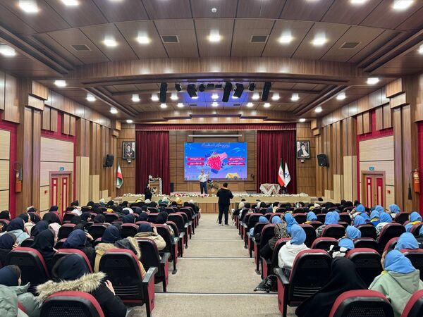 سفری هیجان انگیز به دنیایی تمشک با دختران ملارد 