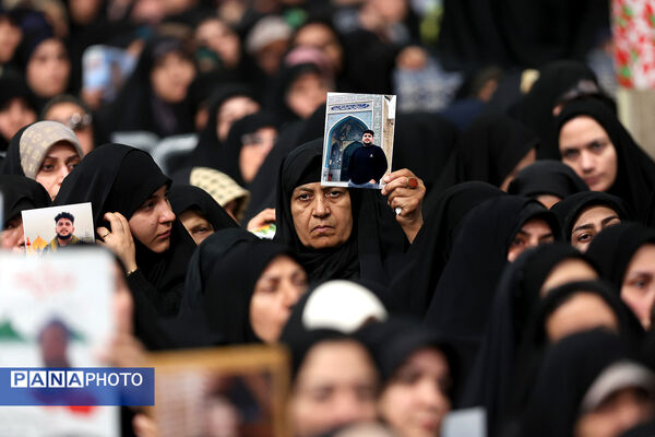 دیدار اقشار مردم با رهبر انقلاب به مناسبت چهل‌وهفتمین سالگرد پیروزی انقلاب اسلامی
