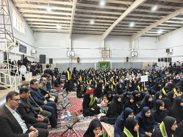 وداع دانش‌آموزان کرمانشاهی با رهبر شهید امت
