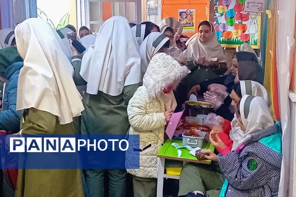 مهمانی طعم‌های دانش‌آموزی در جشنواره آشپزی دبستان دکتر کیهانی۱