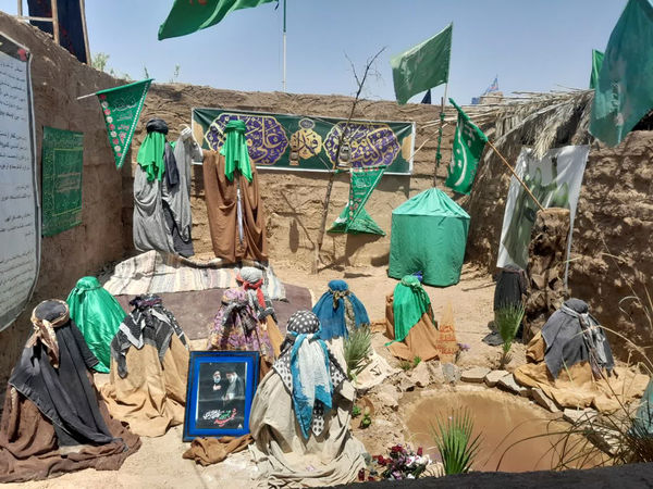 نمایشگاه غنچه‌های خونین در روستای باقرآباد