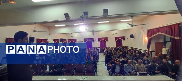 انتخابات انجمن و اولیا و مربیان مدرسه نمونه دولتی فرزانگان شهرستان شیروان 