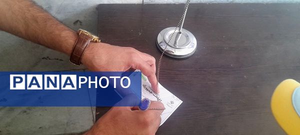 حضور پرشور مردم کرج در پای صندوق‌های رای