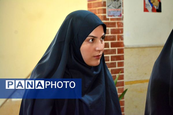 برگزاری کافه ۵۷ در دبیرستان فرهنگ