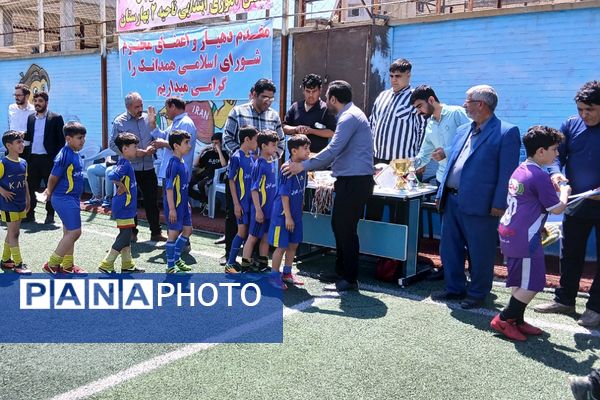 مسابقات مینی فوتبال دانش‌آموزان دوره اول ودوم ابتدایی در بهارستان‌۲