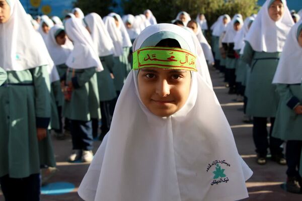 مراسم صبحگاه مهدوی در مدرسه شاهد نیک‌اندیشان