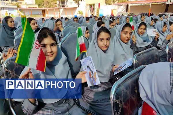 آیین جشن عاطفه‌ها در دبستان امام جعفر صادق(ع) ناحیه سه