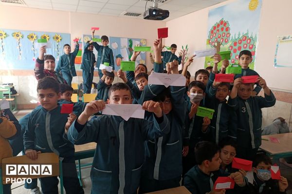 «ایرانمون» و «سپاس مربی»؛ دو برنامه محوری هفته امور‌تربیتی در مدارس فیروزکوه